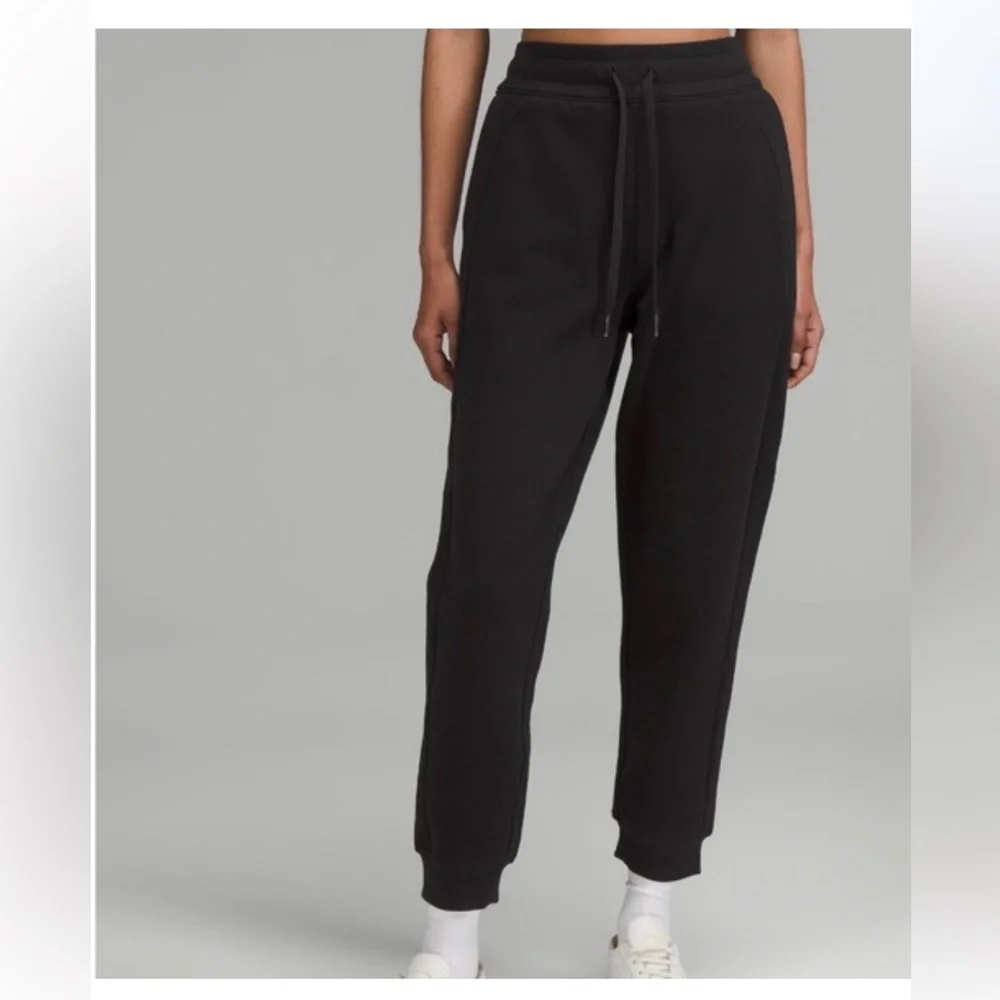 lululemon athletica Scuba High Rise Fleece Jogger Pants 8 - Picture 3 of 5